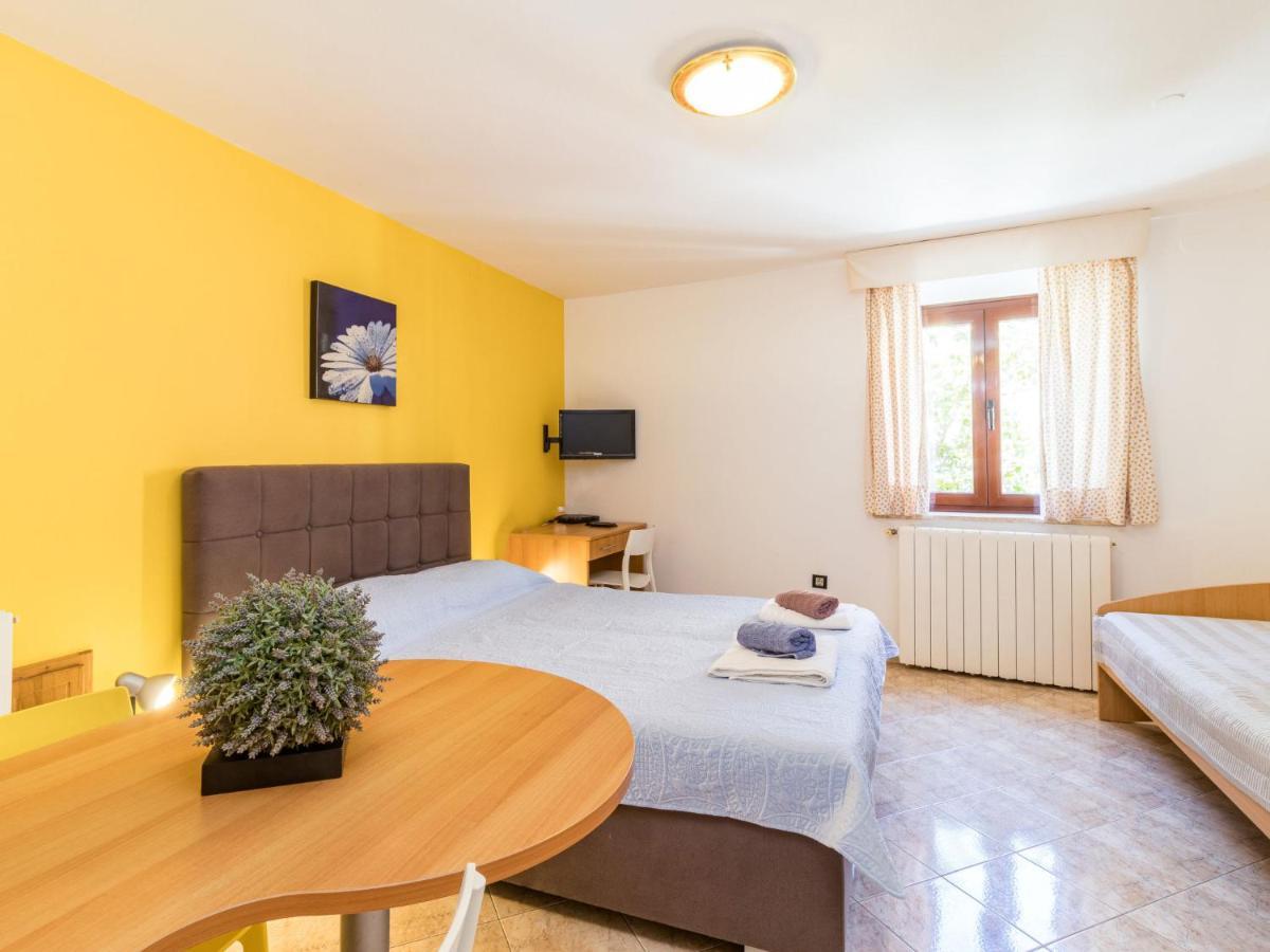 Apartment Antonella & Napoletano-1 By Interhome Умаг Экстерьер фото